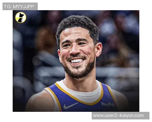 布克生涯第350次得分25跻身NBA历史前40位展现超凡实力